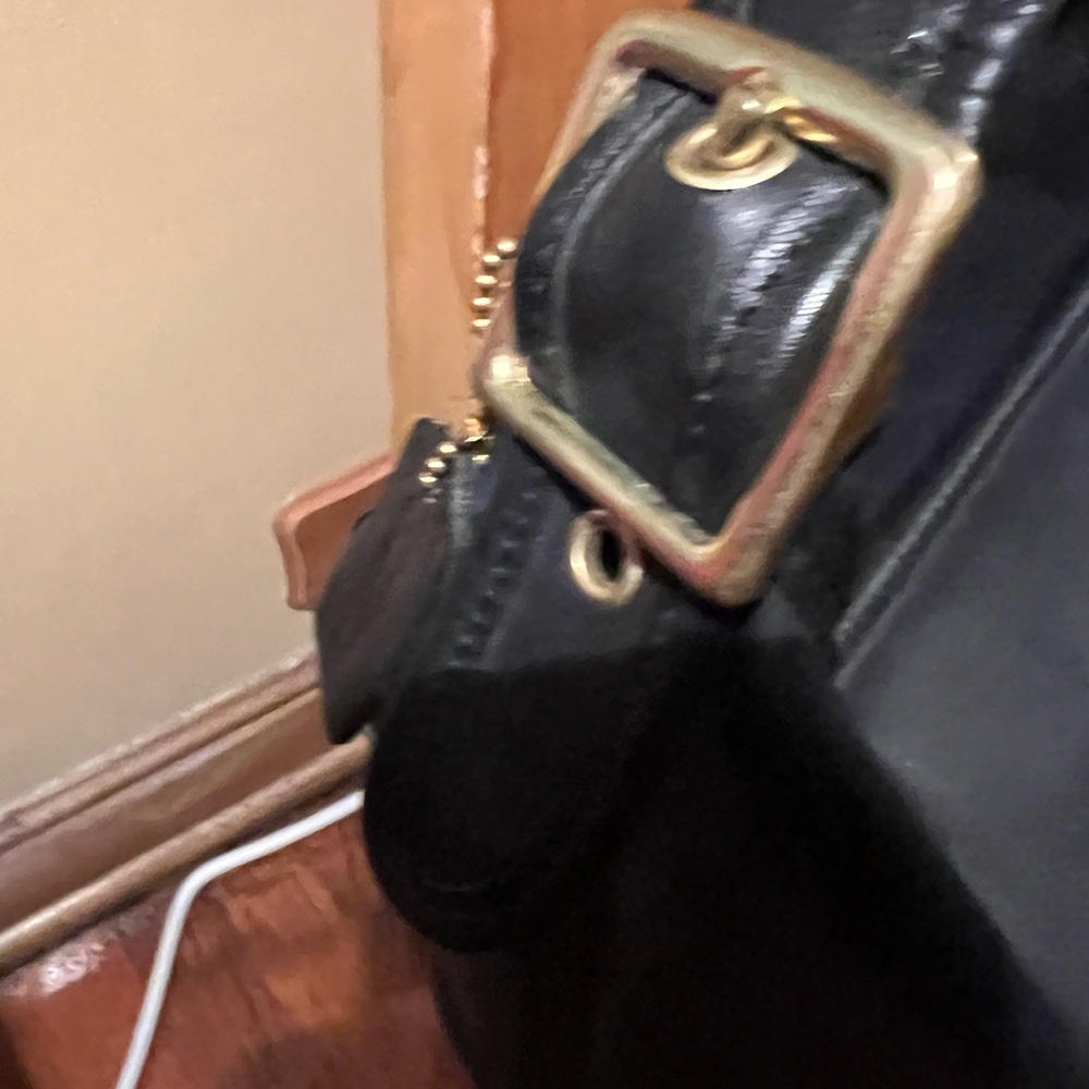 Large Bucket Coach Bag 💯 - Picture 8 of 12